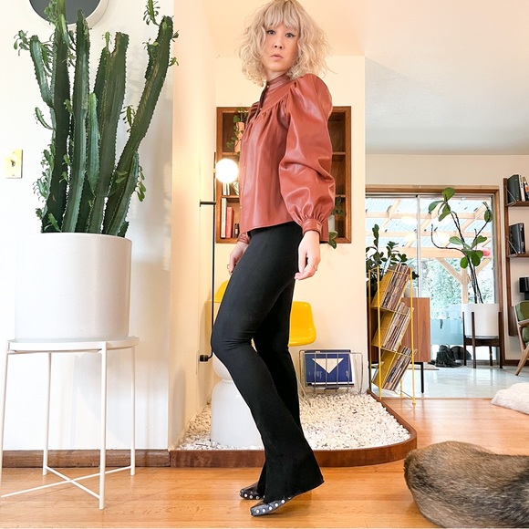 SOLD ON DEPOP 🌻 Levi’s Vegan Leather Darby Blouse - Picture 2 of 5